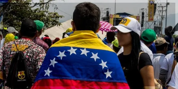 Etapas: Regularizaci&oacute;n e Identificaci&oacute;n | Venezolanos
